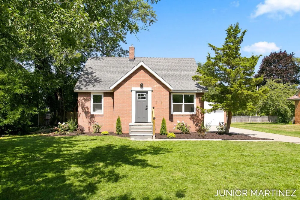 23 E 35th Street Holland, MI 49423