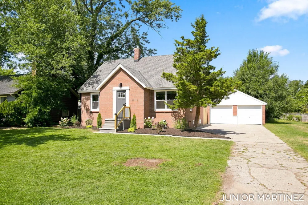 23 E 35th Street Holland, MI 49423
