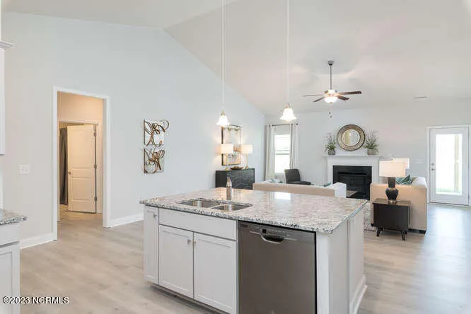6317 Gondolier Drive New Bern, NC 28560