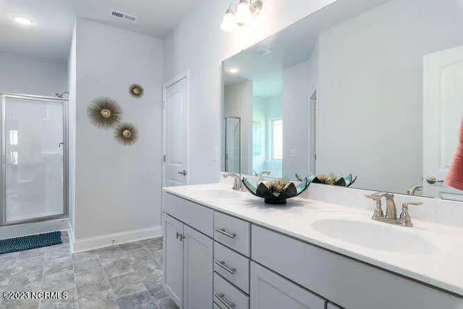 6317 Gondolier Drive New Bern, NC 28560