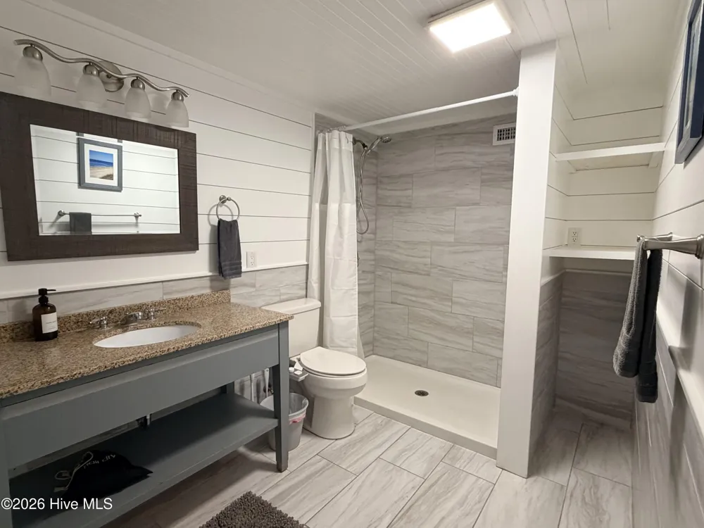 5708 Emerald Drive Emerald Isle, NC 28594
