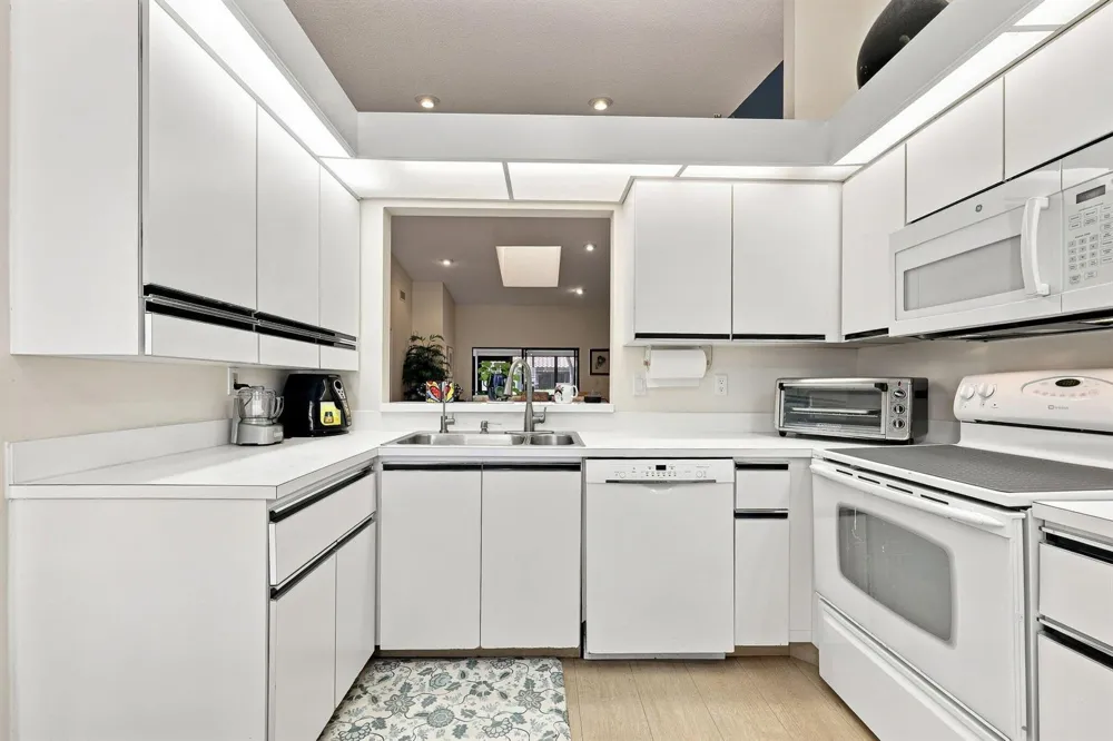 6013 SUNNY POINTE CIRCLE Delray Beach, FL 33484