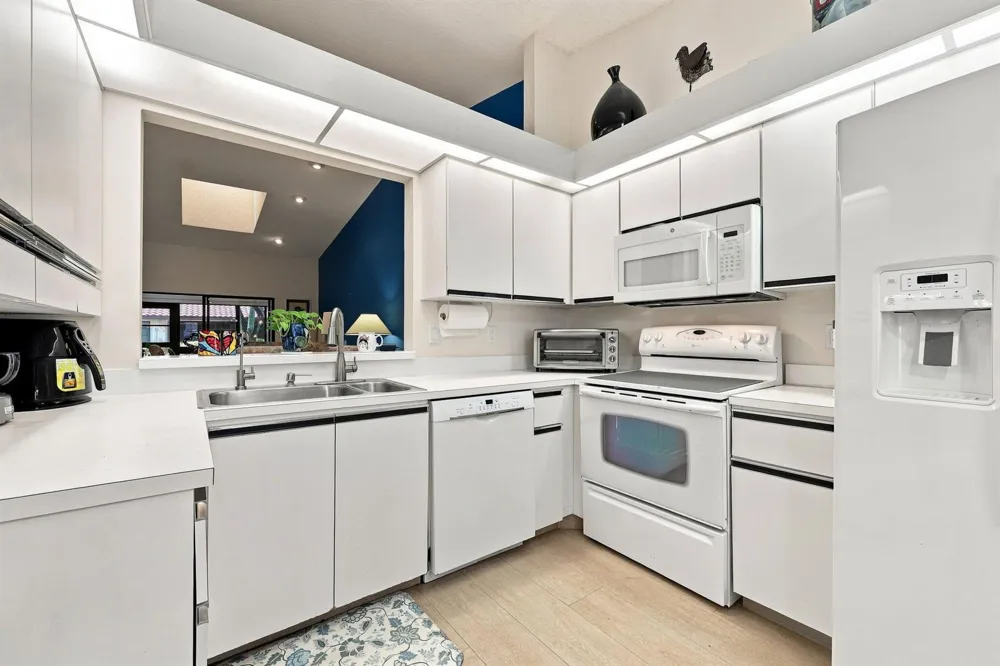 6013 SUNNY POINTE CIRCLE Delray Beach, FL 33484