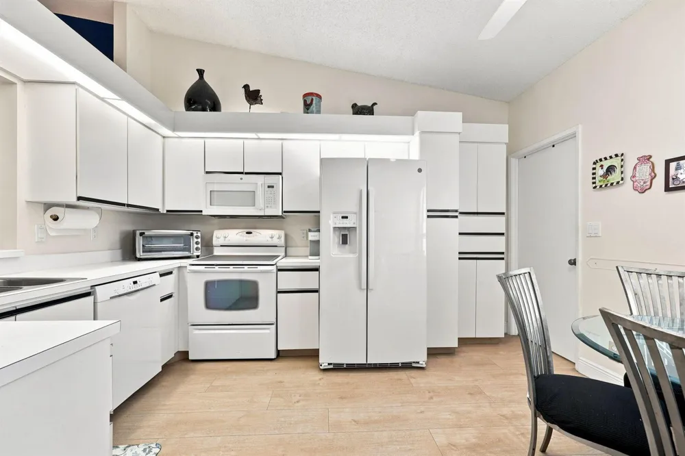 6013 SUNNY POINTE CIRCLE Delray Beach, FL 33484