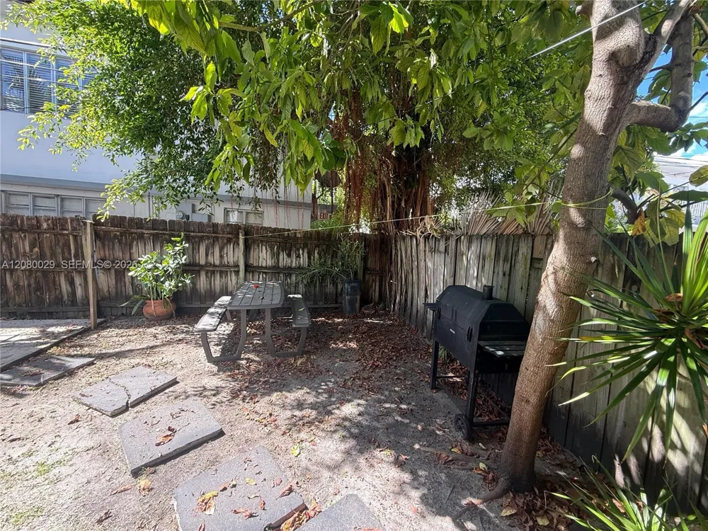 824 82nd St #1 Miami Beach, FL 33141