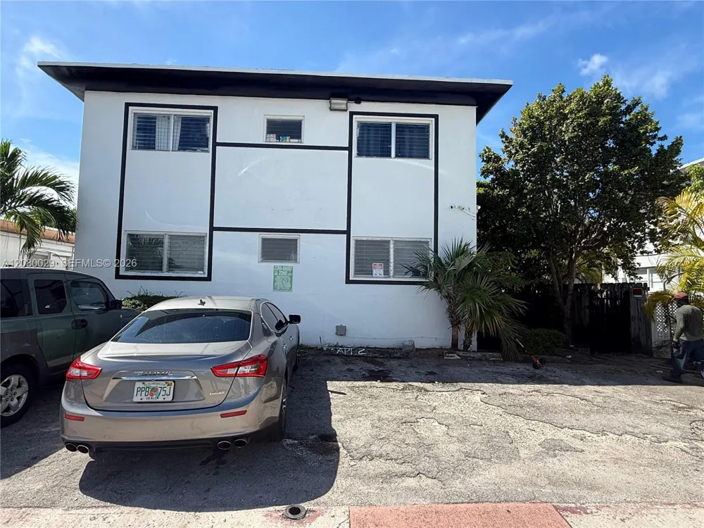 824 82nd St #1 Miami Beach, FL 33141