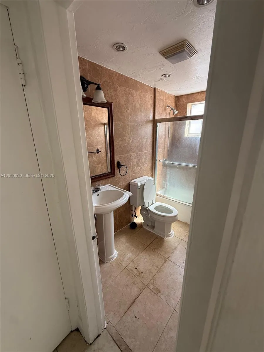 824 82nd St #1 Miami Beach, FL 33141