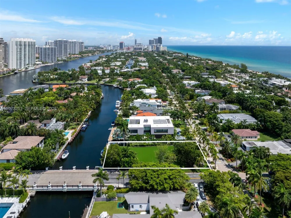 200 Golden Beach Dr Golden Beach, FL 33160