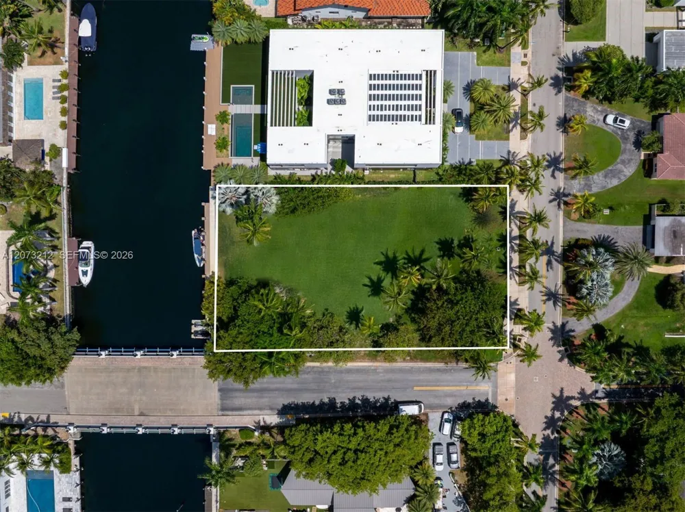 200 Golden Beach Dr Golden Beach, FL 33160