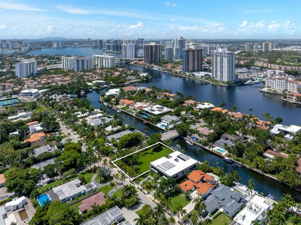 200 Golden Beach Dr Golden Beach, FL 33160