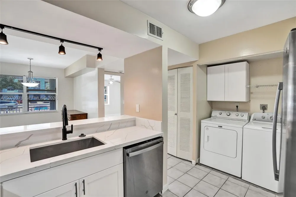 8660 SW 212th St #111 Cutler Bay, FL 33189