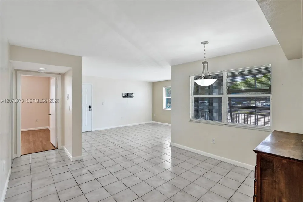 8660 SW 212th St #111 Cutler Bay, FL 33189