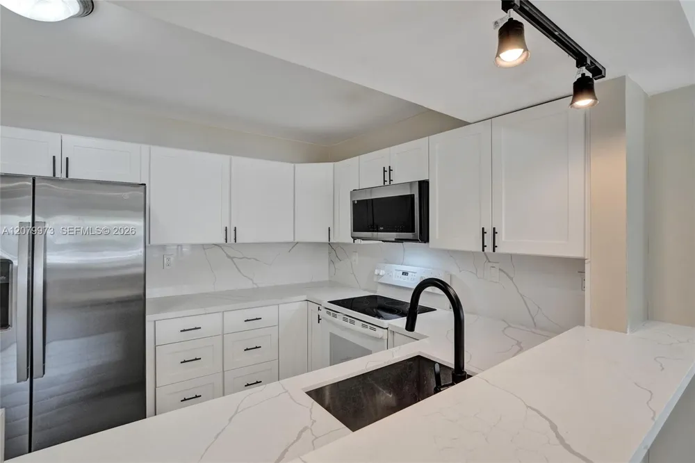 8660 SW 212th St #111 Cutler Bay, FL 33189
