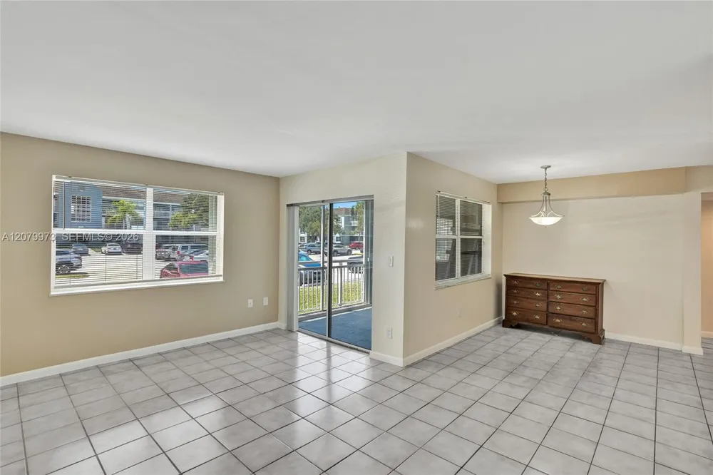 8660 SW 212th St #111 Cutler Bay, FL 33189
