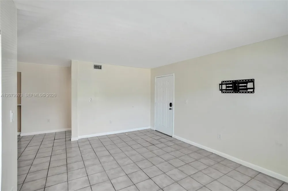 8660 SW 212th St #111 Cutler Bay, FL 33189