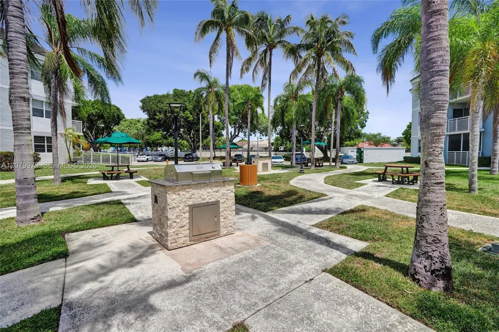 8660 SW 212th St #111 Cutler Bay, FL 33189