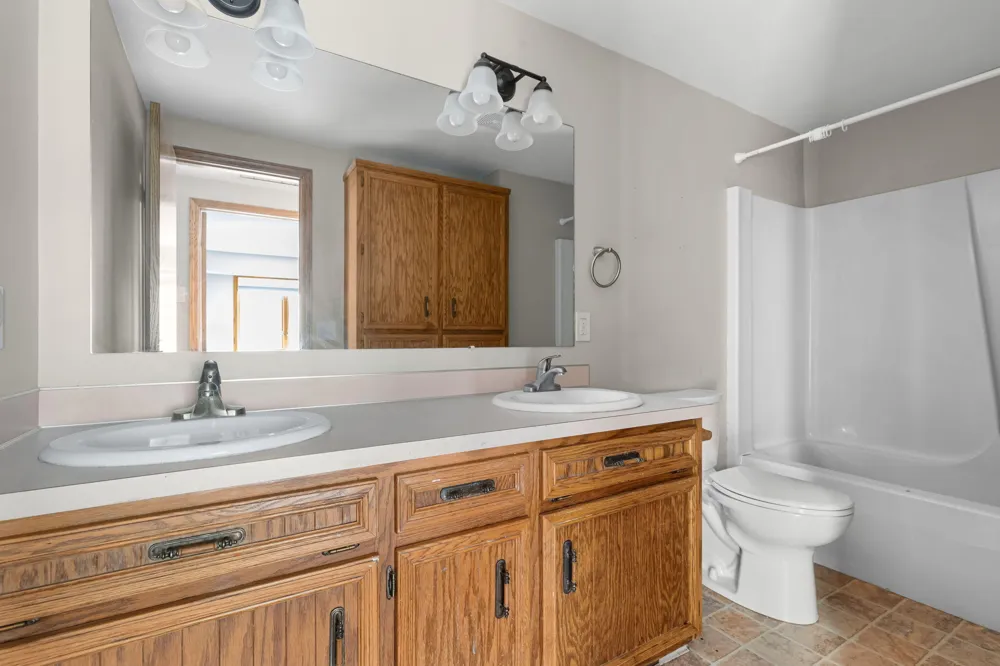 2630 Glencairin Drive NW Grand Rapids City, MI 49504