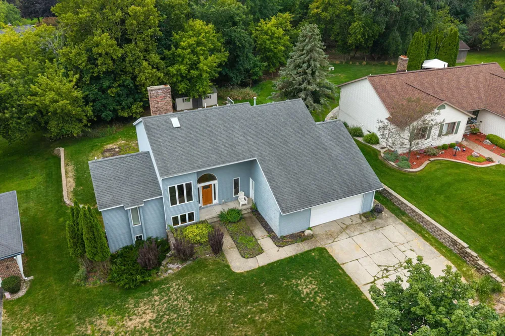 2630 Glencairin Drive NW Grand Rapids City, MI 49504