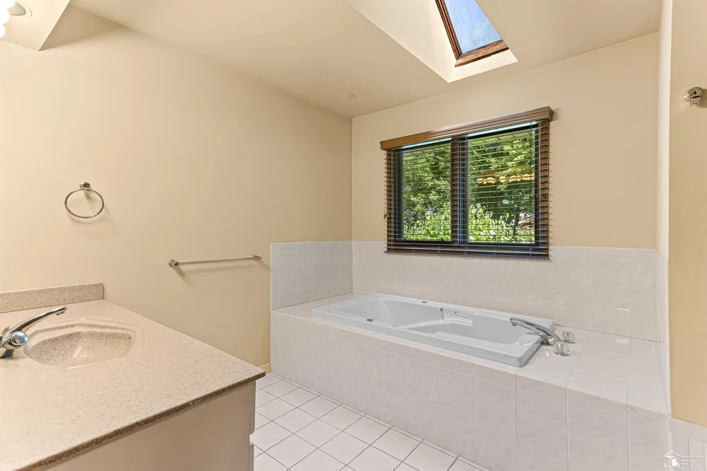 2534 Farmdale Drive Sterling Heights City, MI 48314