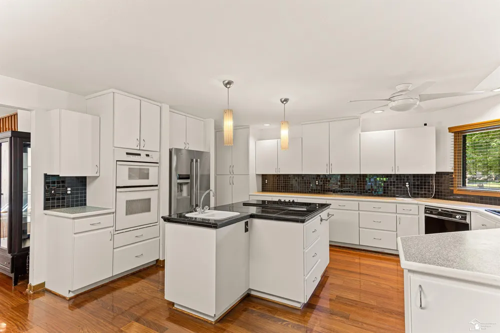 2534 Farmdale Drive Sterling Heights City, MI 48314