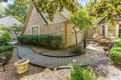 2534 Farmdale Drive