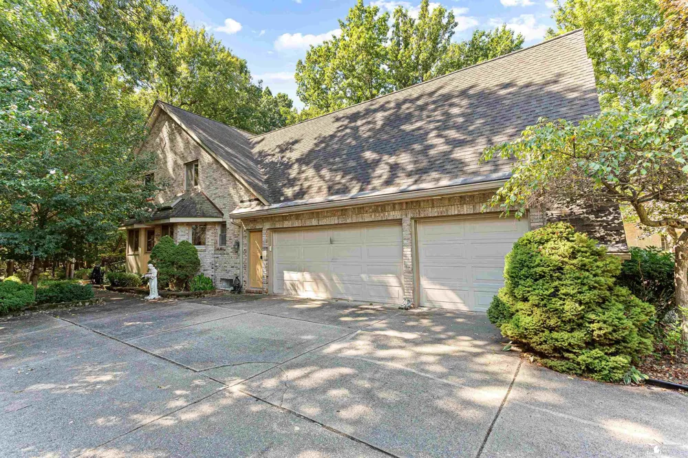 2534 Farmdale Drive Sterling Heights City, MI 48314