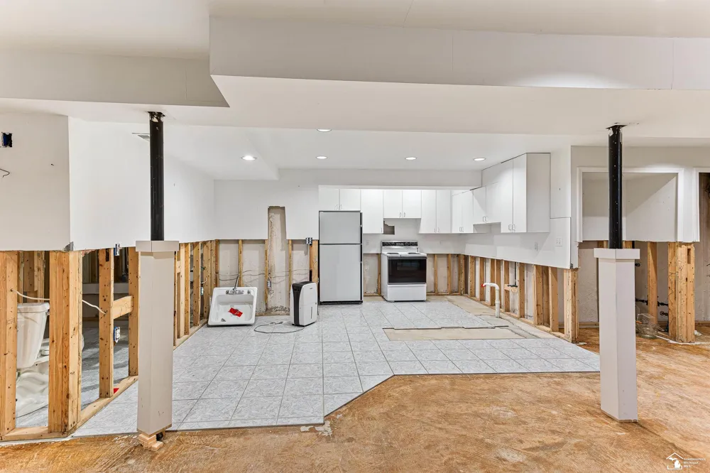 2534 Farmdale Drive Sterling Heights City, MI 48314