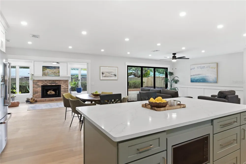 2218 HENNESEN DRIVE Clearwater, FL 33764