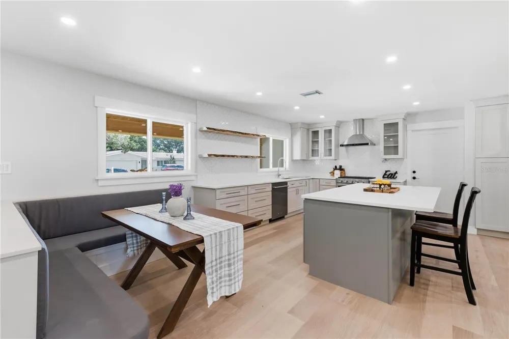 2218 HENNESEN DRIVE Clearwater, FL 33764
