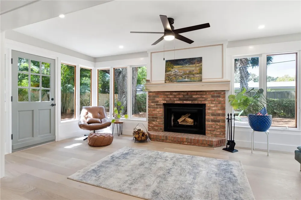2218 HENNESEN DRIVE Clearwater, FL 33764
