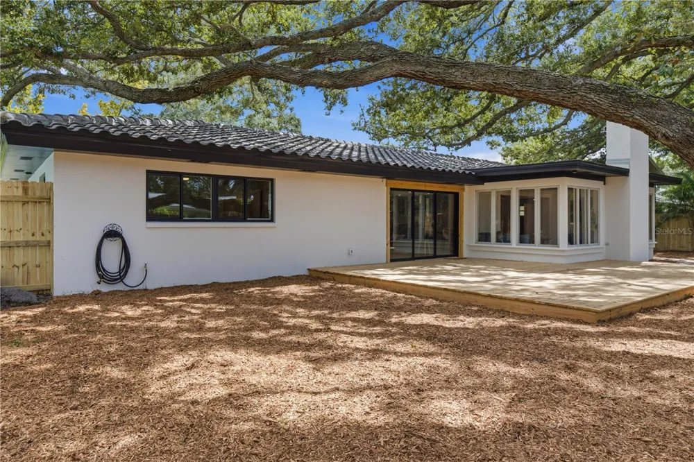 2218 HENNESEN DRIVE Clearwater, FL 33764