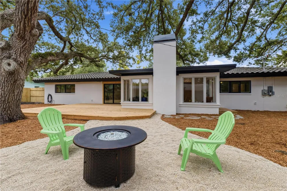 2218 HENNESEN DRIVE Clearwater, FL 33764