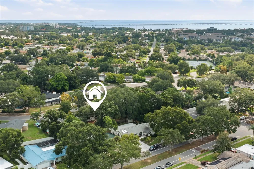 2218 HENNESEN DRIVE Clearwater, FL 33764