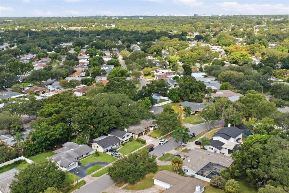 2218 HENNESEN DRIVE Clearwater, FL 33764