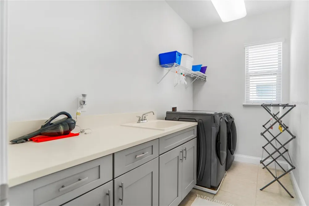 10427 ROYAL CYPRESS WAY Orlando, FL 32836