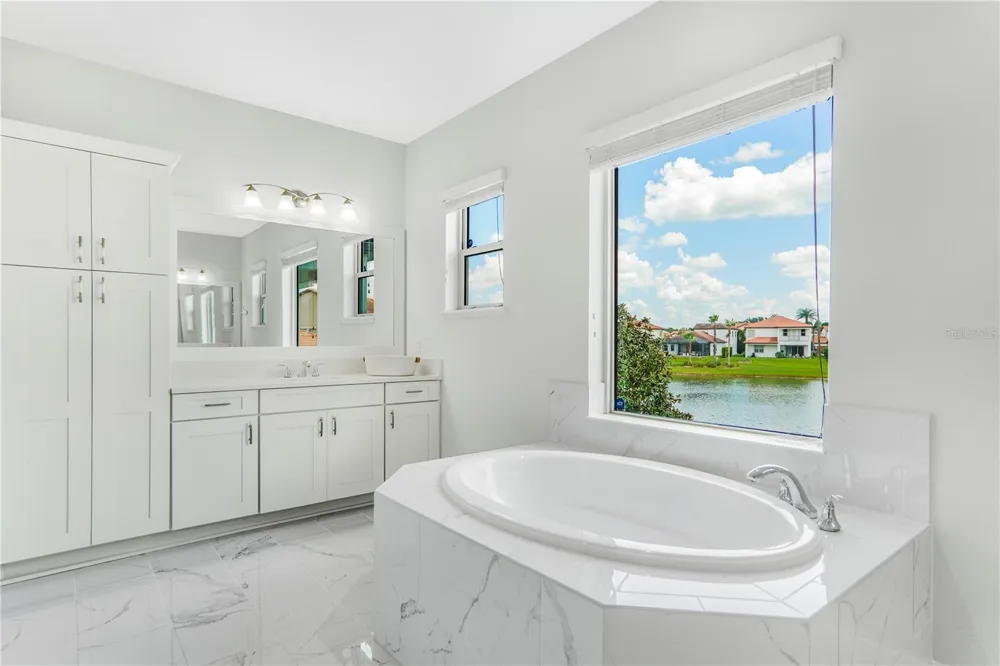 10427 ROYAL CYPRESS WAY Orlando, FL 32836
