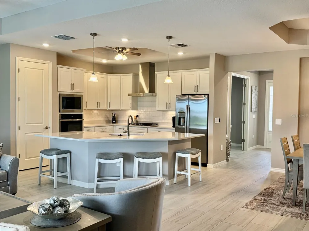 19146 CHERRYSTONE WAY Lakewood Ranch, FL 34211