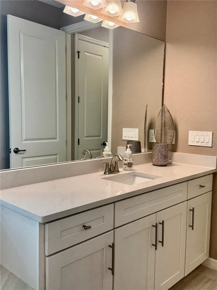19146 CHERRYSTONE WAY Lakewood Ranch, FL 34211