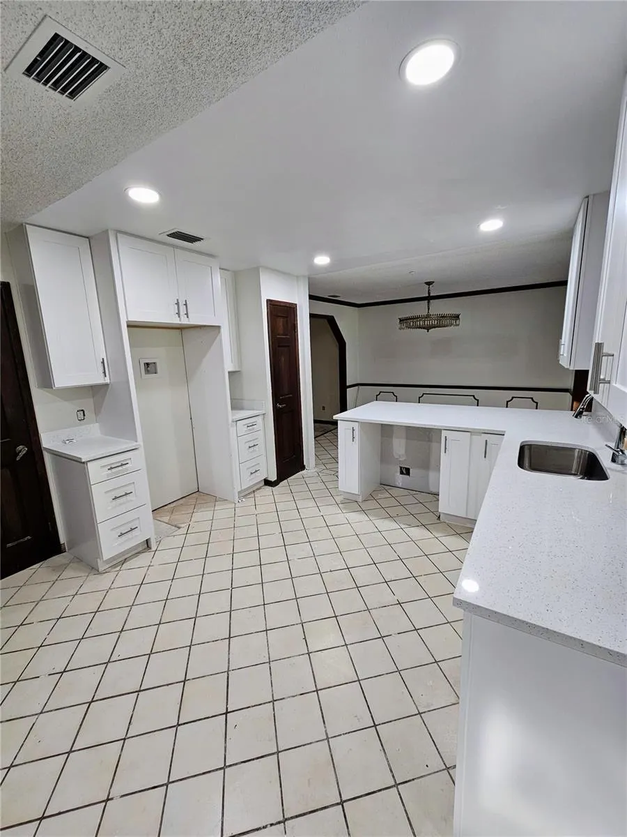 4447 TIDEWATER DRIVE Orlando, FL 32812