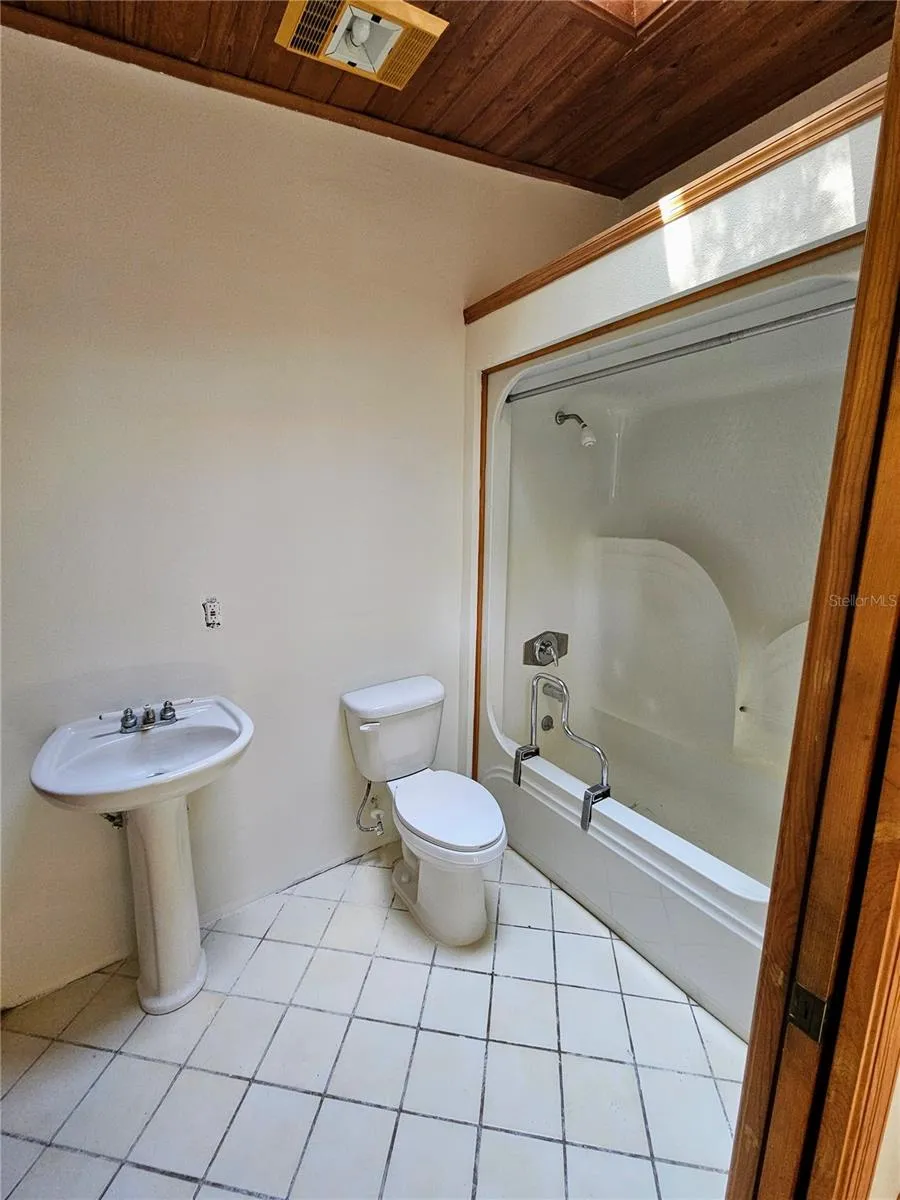 4447 TIDEWATER DRIVE Orlando, FL 32812