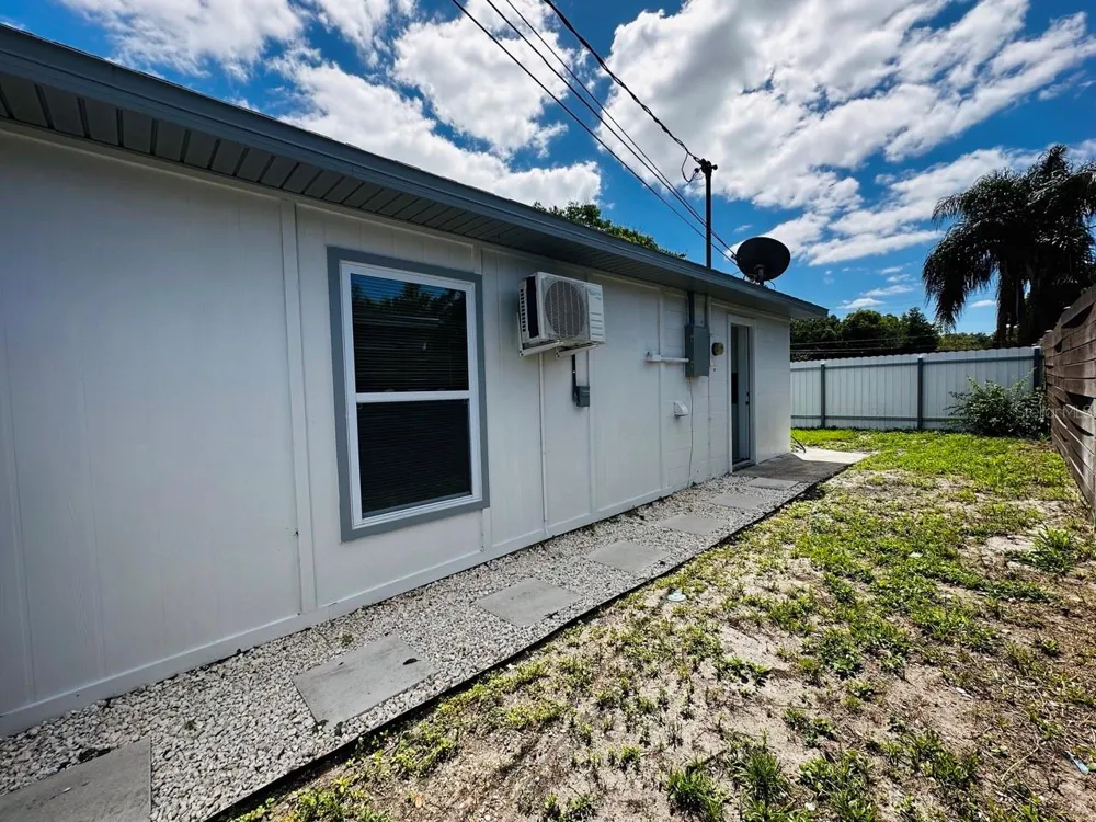 136 LYNBROOK DRIVE Orlando, FL 32807
