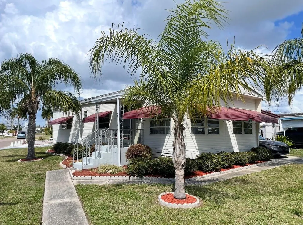 5037 9TH STREET W Bradenton, FL 34207