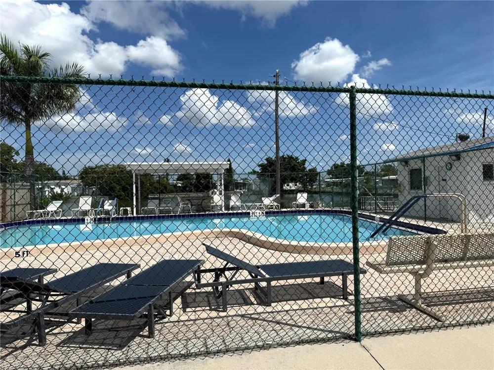 5037 9TH STREET W Bradenton, FL 34207