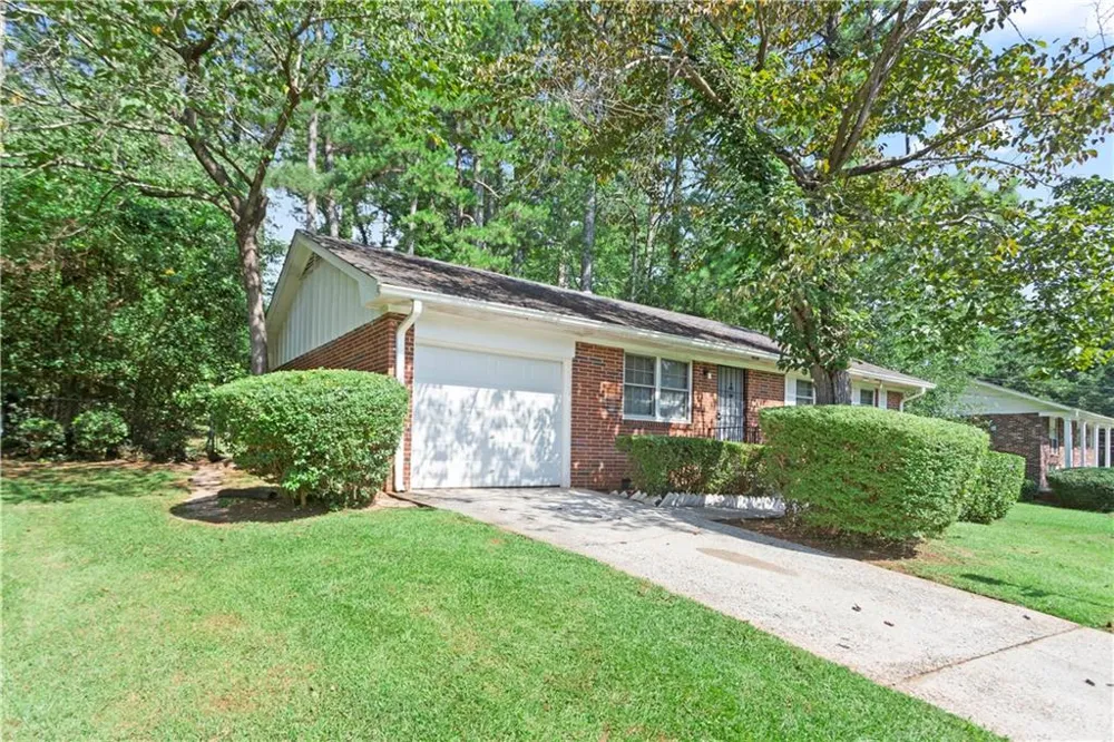2881 Gwendon Terrace Decatur, GA 30034