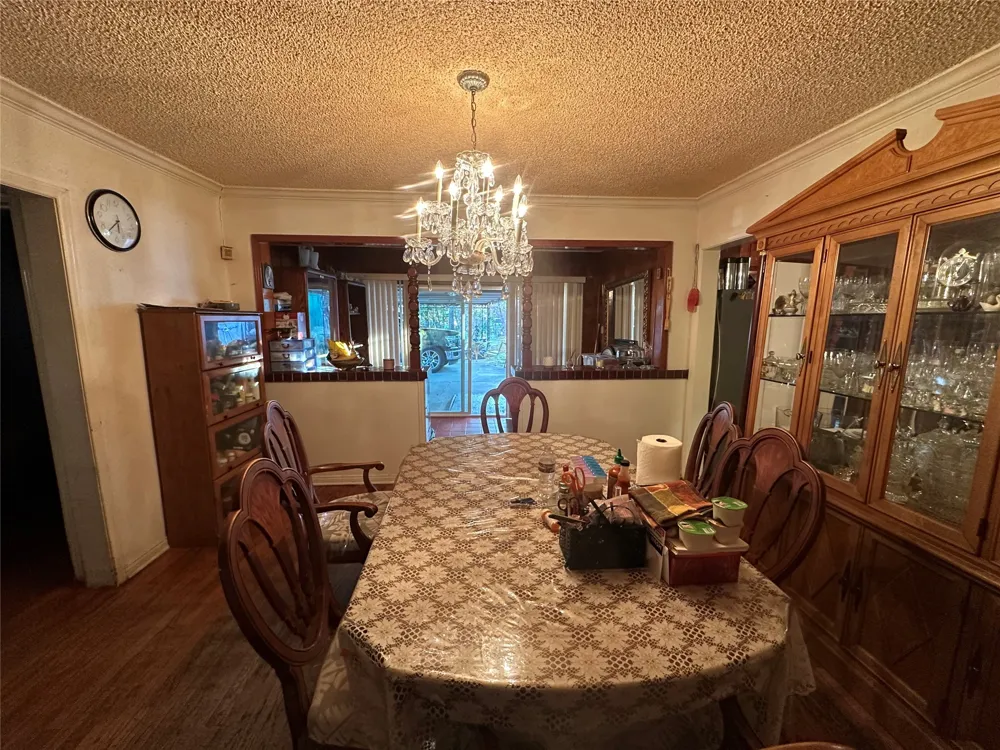 7805 Wanebe Drive Dallas, TX 75235