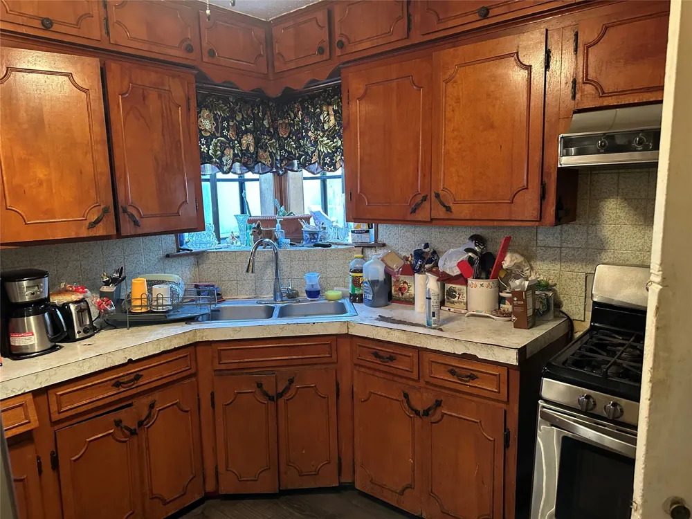 7805 Wanebe Drive Dallas, TX 75235