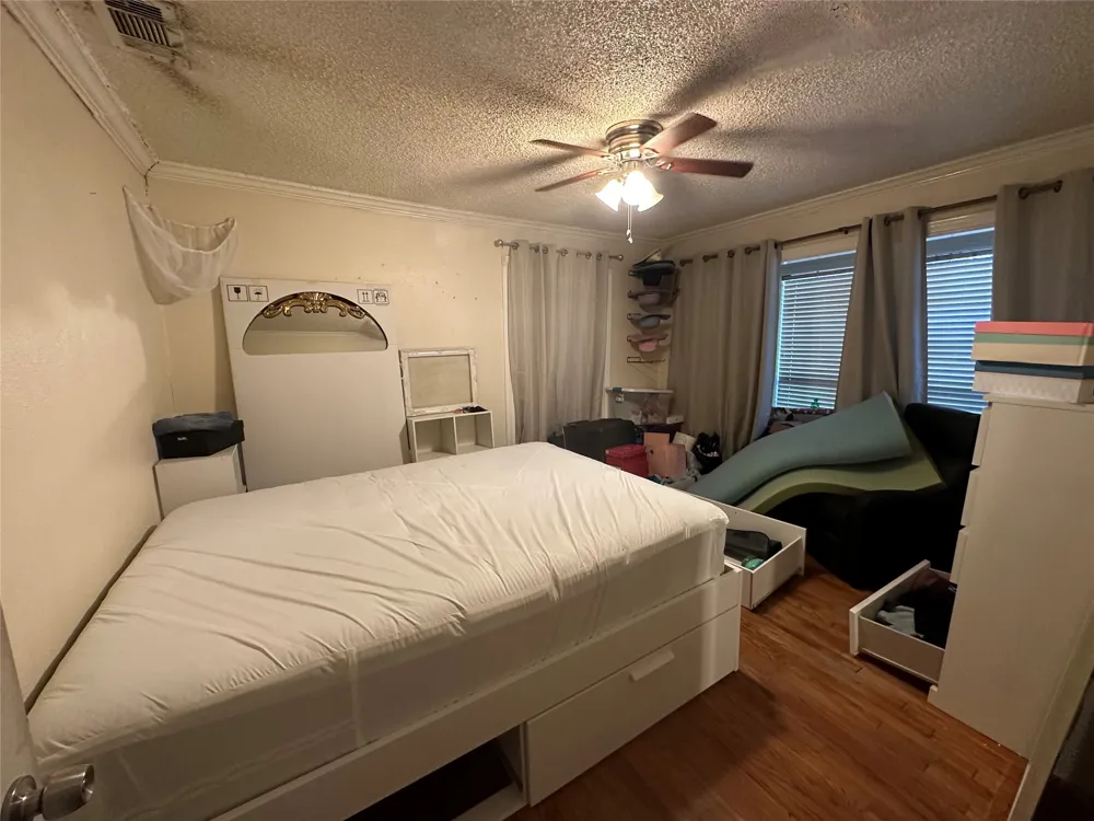 7805 Wanebe Drive Dallas, TX 75235