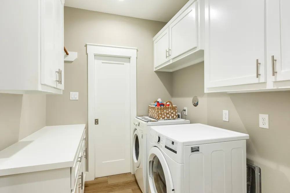 206 Black Oak Dr Angleton, TX 77515
