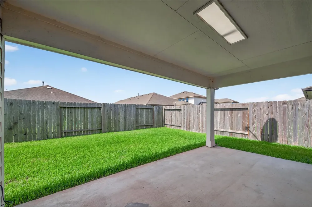 718 Harvest Bluff Drive Rosharon, TX 77583