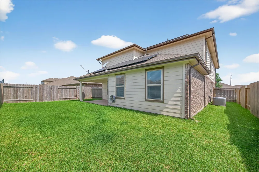 718 Harvest Bluff Drive Rosharon, TX 77583